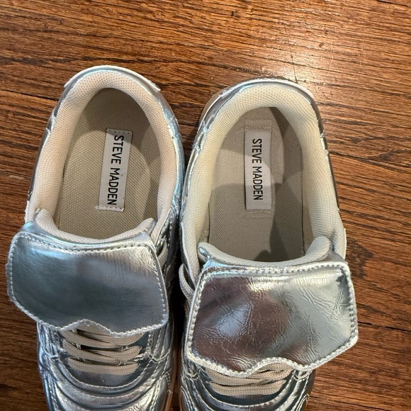 Steve Madden Silver Metallic Madrid Sneaker - Picture 6 of 8